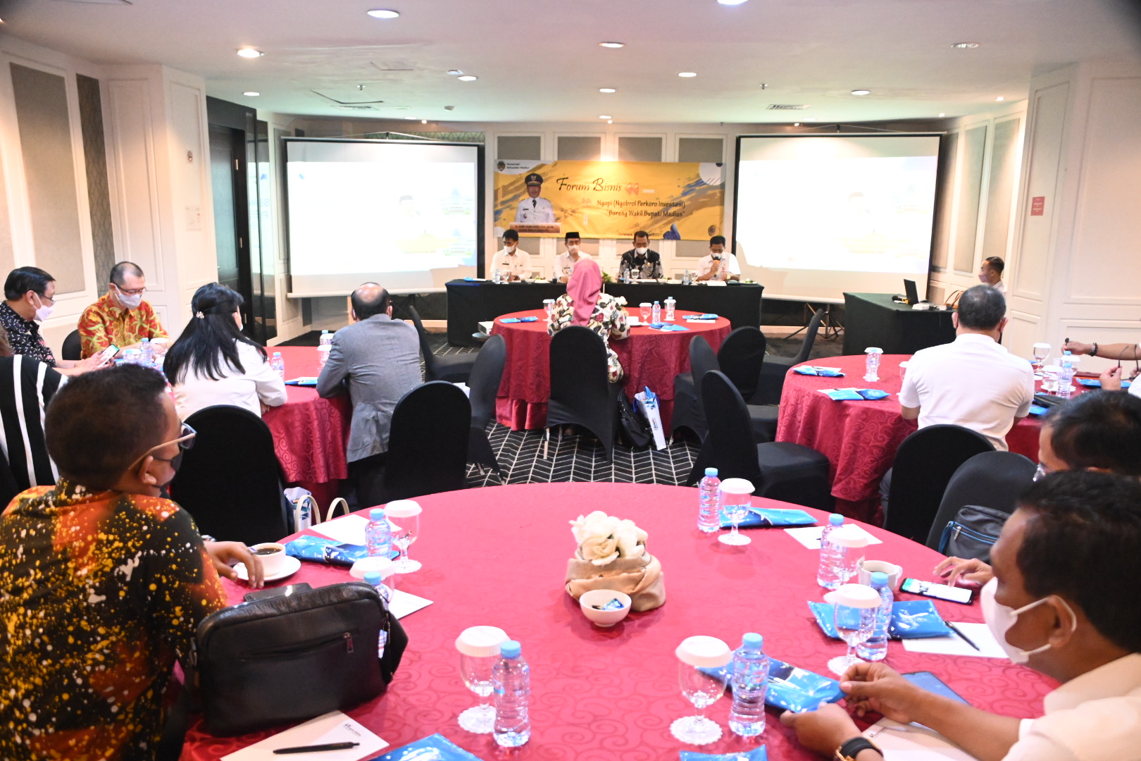 Forum Bisnis, Foto-1