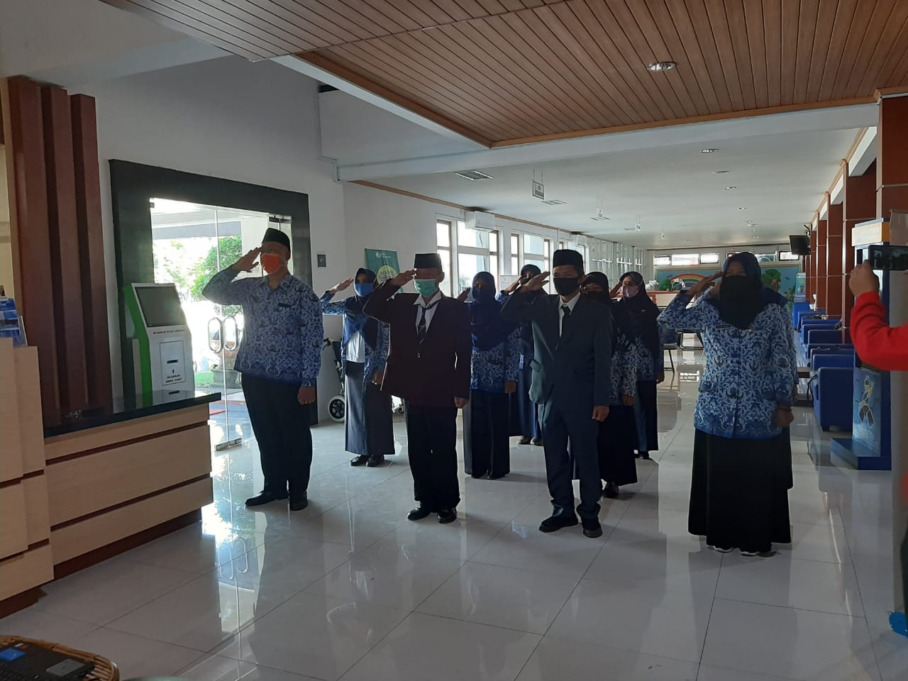 Upacara Detik-detik Proklamasi HUT ke-75 RI dengan mengikuti Protokol Kesehatan