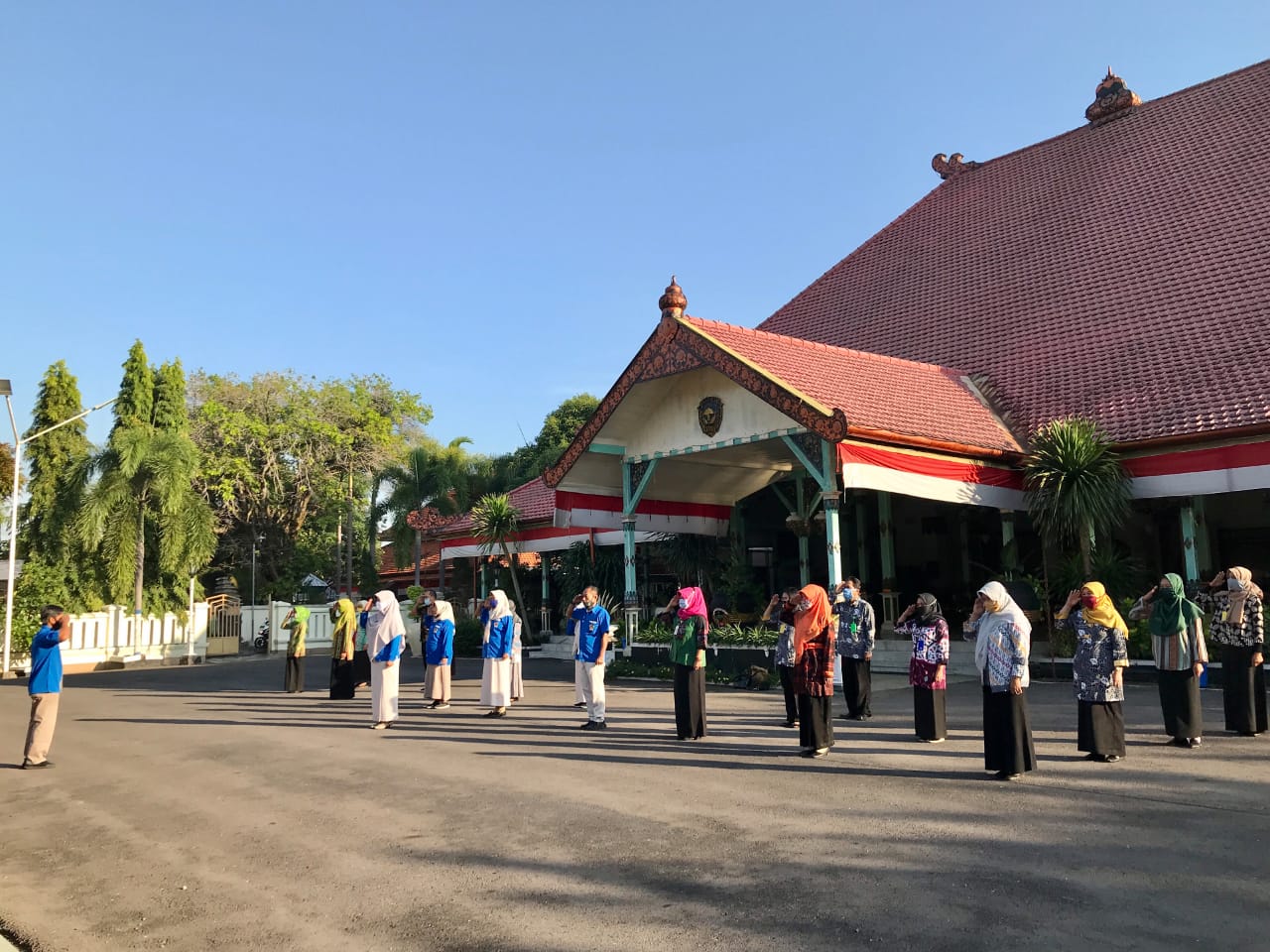 Apel Pagi di Halaman Pendopo Muda Graha